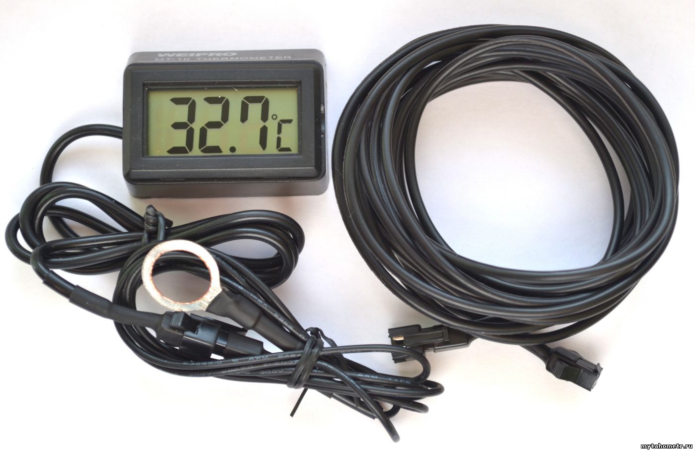 Устанавливаем электронный термометр на двигатель (датчик температуры)